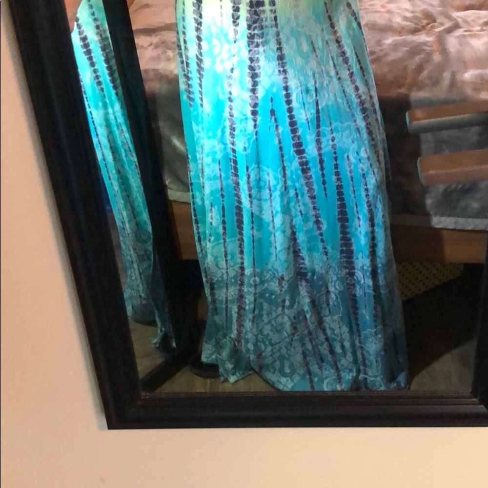 Southern Thread Dress - Picture 2 of 8